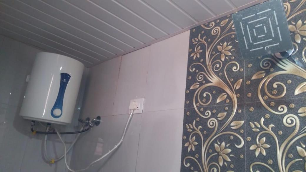 Vinee'S Kitchen And Motel Koynanagar エクステリア 写真
